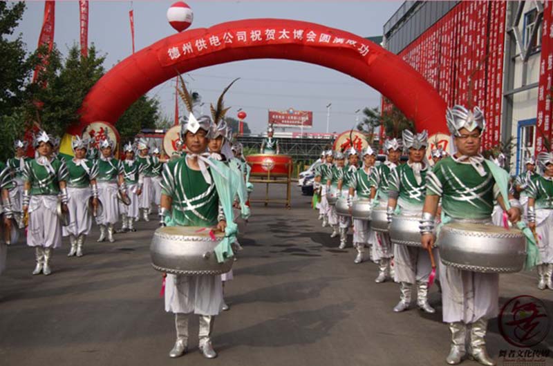 “威风锣鼓”鼓舞太博会