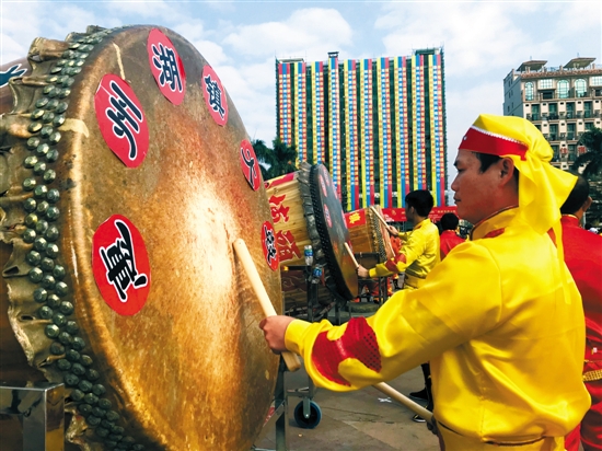 千锣百鼓湖镇兴